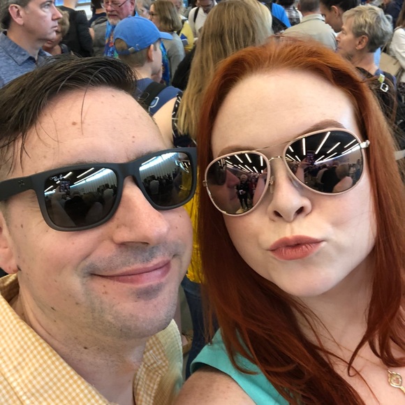 Meet your Posher, Emily - Picture 3 of 4